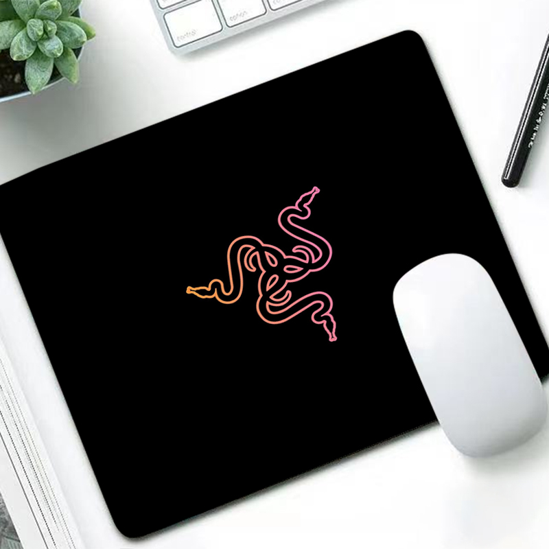 Razer Luxury Mouse Pad Anime G - مراجعة Laptop Accessories Computer وسعره